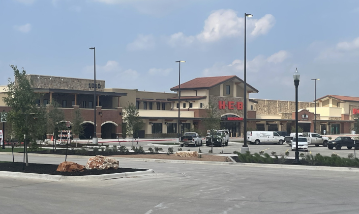 Georgetown’s new H-E-B in Wolf Lakes Village will open for business June 7. 