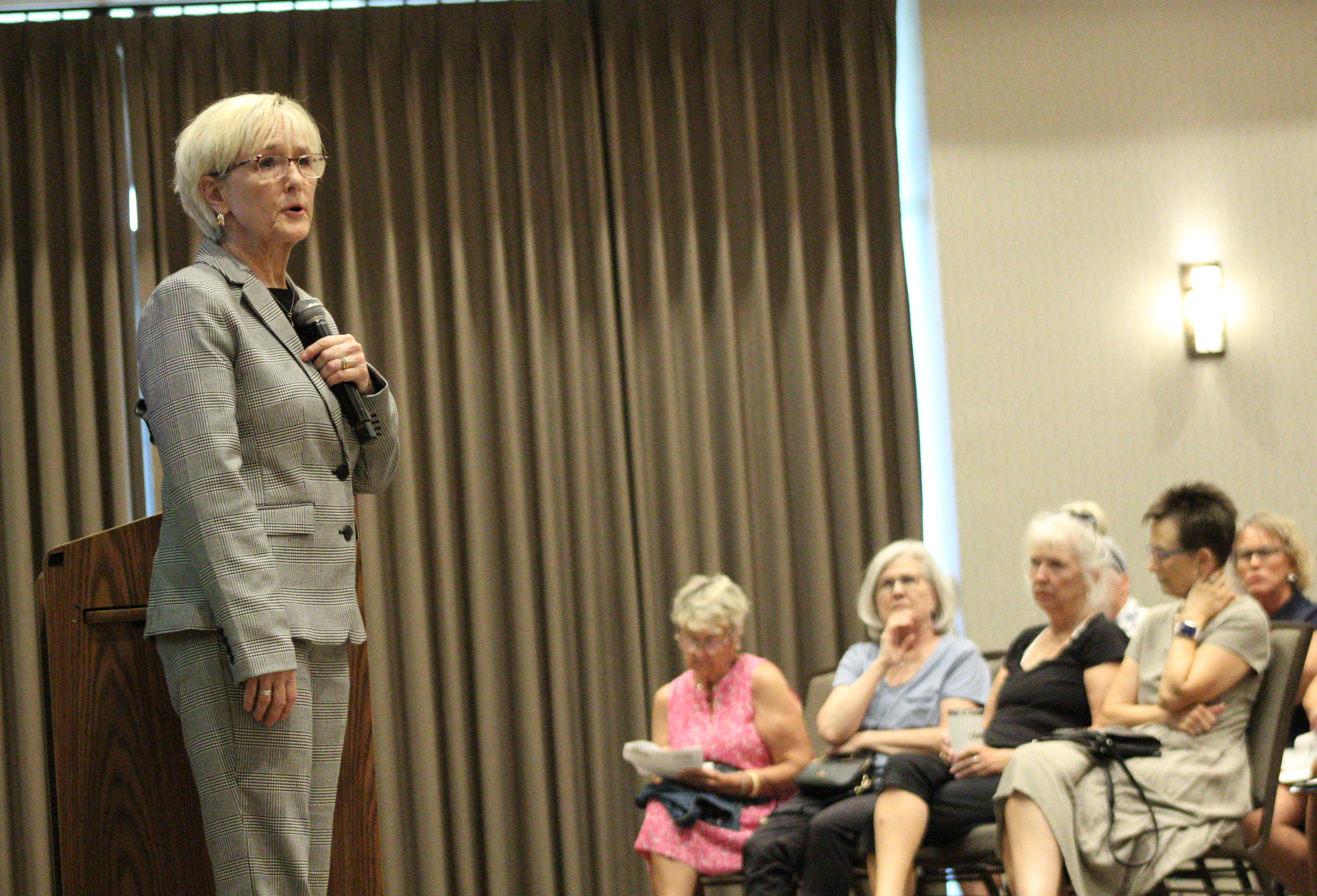 County Commissioner Valerie Covey, left, hosts a town hall addressing concerns about Somerset Hills Road District No. 3 and No. 4 to Sun City residents at the Retreat Amenity Center, September 15.  Photo by Nalani Nuylan