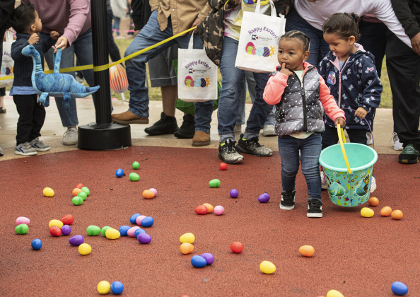  Stormi Fields, 2, left,  is joined by her cousin Wynter Fields, 3, right.