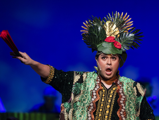 Daniel Ponce, playing Asaka.