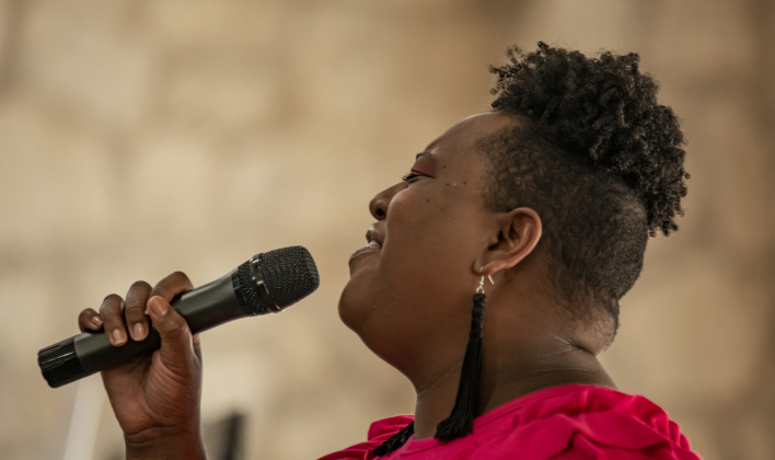 Kamesha Owens sings  at Georgetown's 71st Juneteenth celebration.