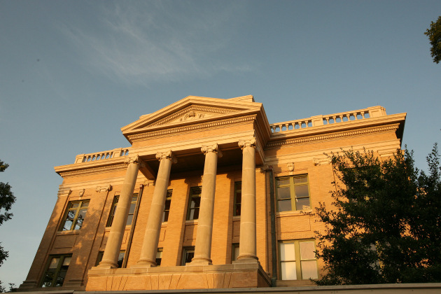 The Williamson County Courthouse. Sun Archive.