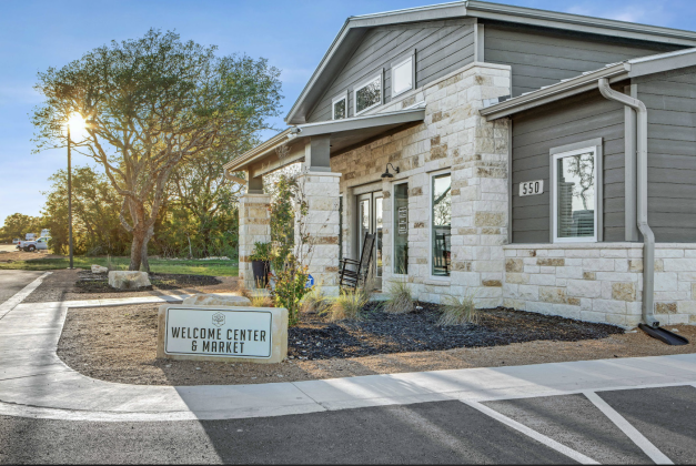 The market at the welcome center let’s customers purchase small food items. (Photo Credits Austin Real Estate Photography.)