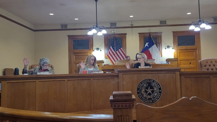 Williamson County Commissioners Court approves the proclamation to make September Suicide Prevention Awareness Month during their September 12 meeting at the county courthouse. Photo by Nalani Nuylan.