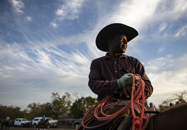 Ishmael Harris prepares to compete in Team Roping.