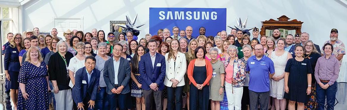 Members of the Taylor community attend the Taylor-area Friend-chip event on September 20 in the Taylor Mansion’s Crystal Ballroom. Courtesy of Samsung.