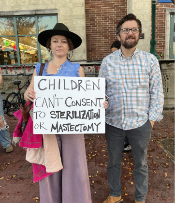 Keri Smith, The Host of De-Programmed Podcast, stands with Bradley Helgerson, Pastor of The Church on the Square in Georgetown, outside of the library October 26. (Photo by Abbey Archer)