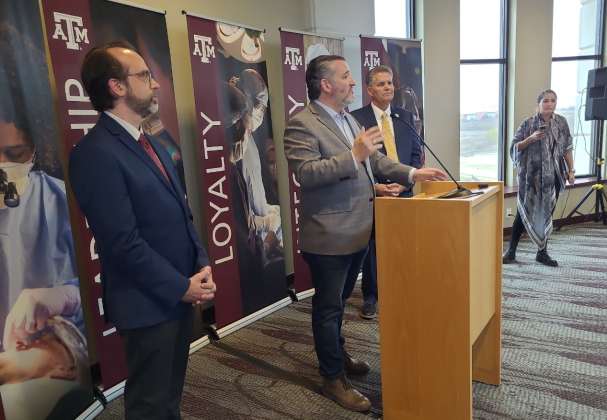 Senator Ted Cruz, center, gives a speech about the CHIPS Act during a press conference at the Texas A&M Health Science Center in Round Rock on January 4. Photo by Nalani Nuylan.