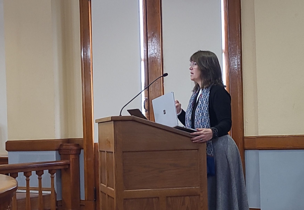 Strategic Planning Consultant Sheryl Trent reviews the Commissioners Court 2023 strategic plan during the January 23 meeting at the County Courthouse. Photo by Nalani Nuylan.