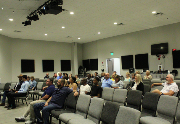 An audience of Leander officials, residents, and elected officials gather to hear the Justice’s presentation. Photo by Nalani Nuylan.