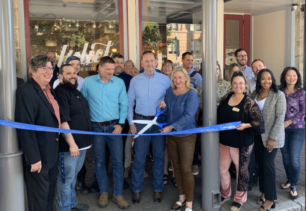 Austin based Juliet Italian Kitchen celebrates a Georgetown ribbon cutting in October 2023. The opening came after the business spent months renovating the outdated interior of the building at the corner of Main and Seventh streets on the Square. The Georgetown restaurant is the business’ third location overall in Central Texas. Photo by Kaitlyn Wilkes