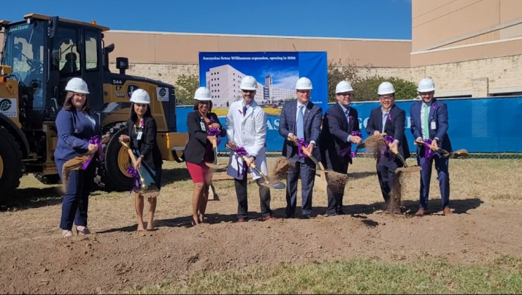 Ascension Seton Williamson Hospital leadership breaks ground on the 219,000-square-foot expansion project on September 26. Photo by Nalani Nuylan.
