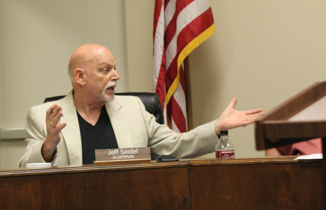 Jarrell Alderman Jeff Seidel expresses himself during the September 23 City Council Budget Workshop Meeting. Photo by Nalani Nuylan.