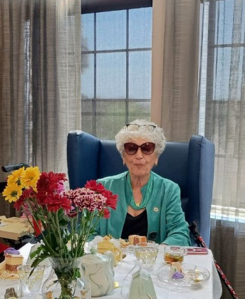 Chris Cheshire, President of SGWC at the afternoon tea October 2