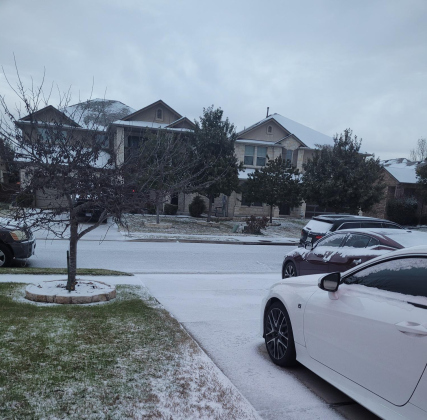 Snow from the recent winter storm covers a Leander neighborhood on the morning of January 21. Photo by Nalani Nuylan.