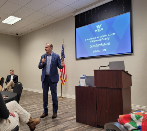 Newly-appointed County Judge Steven Snell introduces himself during the Georgetown Chamber of Commerce’s Breakfast Links meeting, April 24. Photo by Nalani Nuylan.