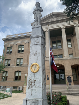The Confederate monument outside the Williamson County Courthouse was vandalized for the second time on the night of May 14. (Photo by Kaitlyn Wilkes)