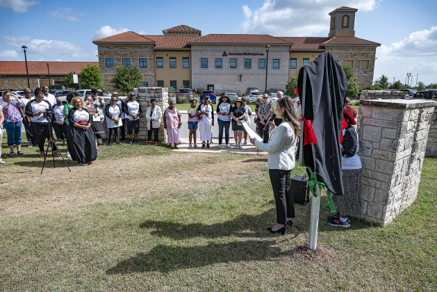State Representative Caroline Harris Davila (District 52) makes remarks for the unveiling of an historical marker at Citizens Memorial Garden Cemetery during a ceremony held  on Juneteenth, Thursday, June 19, 2025.