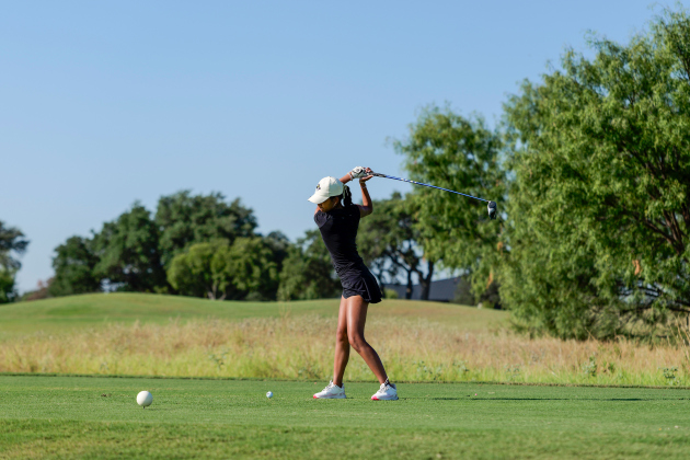 Southwestern freshman golfer Anna Apisarnthanarax. Photo by Jordan McClure-Williams, Southwestern University