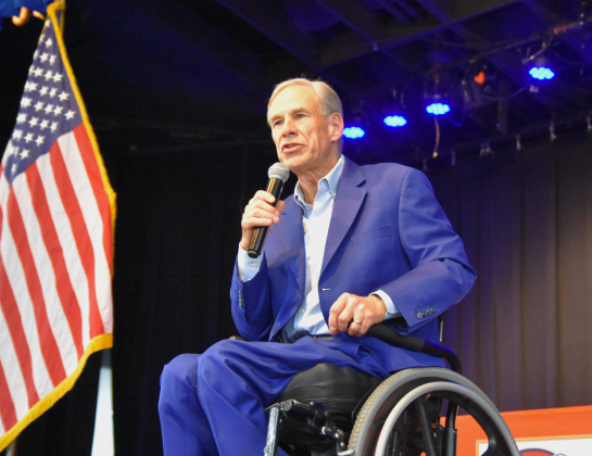Governor Greg Abbott closes out a Sun City Republicans Club event Thursday, November 13. His remarks covered the recent state constitutional election, property taxes, the Texas Stock Exchange and school choice. (Photo by Kaitlyn Wilkes)