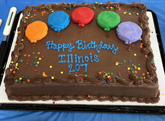 A Sun City Illinois/Chicago Club cake celebrates the birthday of their favorite state.
