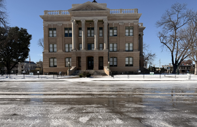 An empty Square and Williamson County Courthouse were icy Monday, January 26, after a strong winter storm brought heavy rain, sleet and ice over the weekend. (Photo by Jessica Ohle)