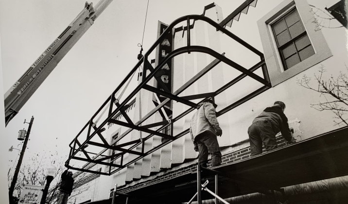 Construction crews erected the frame for the new Palace Theater marquee on Sunday, January 24, 2001. (Sun Archive)