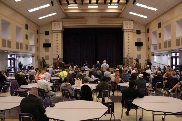 After exceeding the maximum capacity at city hall, Florence residents and community members filled the Florence High School cafeteria for the monthly city council meeting. Photo by Nalani Nuylan.