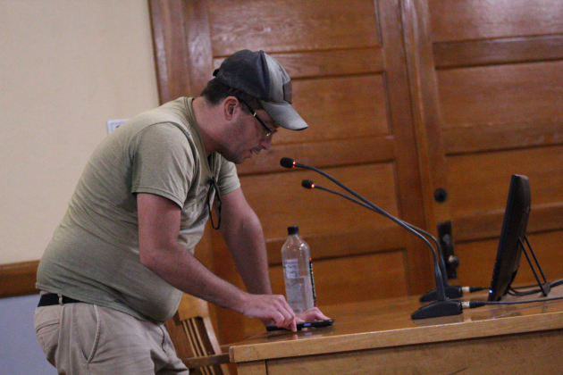 Serenada resident John Gomez spoke in favor of the jail during the May 12 Commissioners Court meeting. Photo by Nalani Nuylan.