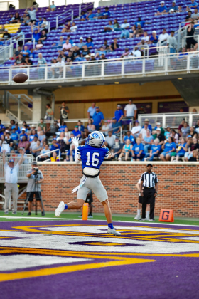 Georgetown's Weston Steward stretches for a touchdown catch. Photos by Lawson Richter
