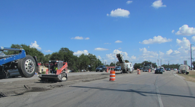 Traffic condenses down to one lane in the construction zone on Williams Drive Tuesday, September 23. (Photo by Nicholas Cicale