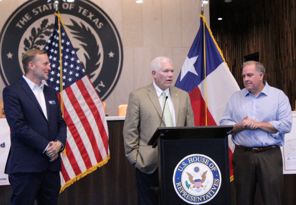 Congressman Pete Sessions, R-17 (center), announces that Williamson County will receive $7 million in federal funds for a new Corridor in East Wilco. Photo by Nalani Nuylan