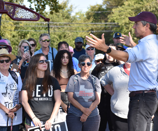 Beto O’Rouke rallies Georgetown supporters at weekend event