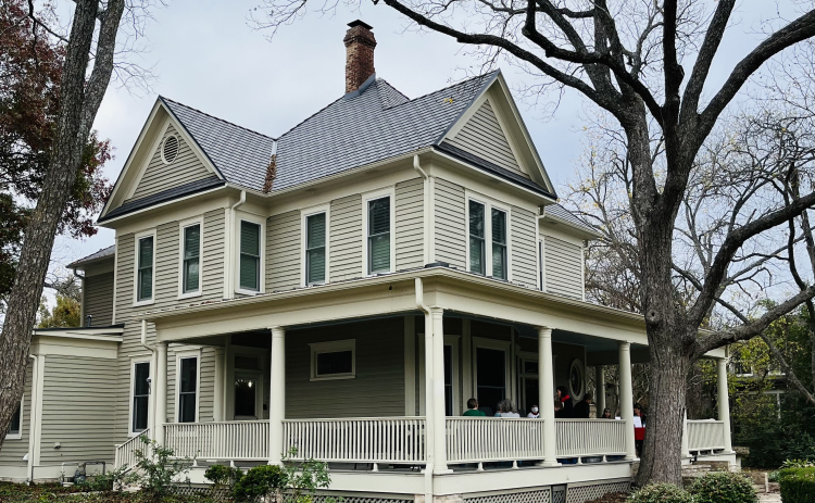 Preservation Georgetown highlighted five Georgetown homes this weekend. (Photo by Linda Dwyer)