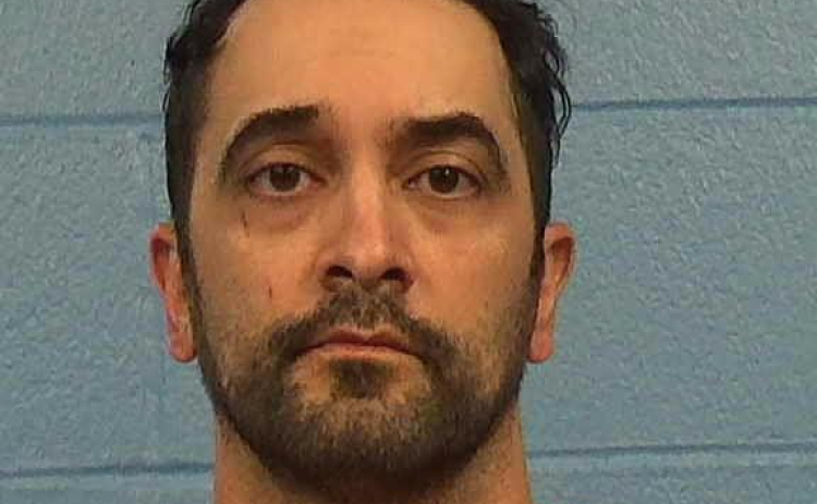 Ricardo Quinones was booked into the Williamson County Jail and charged with murder.