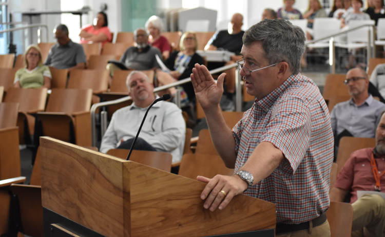 Bob Templton of Zonda Education tells trustees July 17 that GISD is No. 2 in new home closings in metro area. Photo by Katherine Anthony