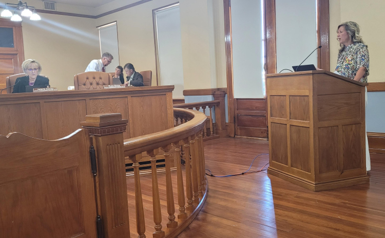 Williamson County Budget Officer Ashlie Holladay presents the Proposed 2024 fiscal year budget during the August 8 commissioners' court meeting. Photo by Nalani Nuylan.