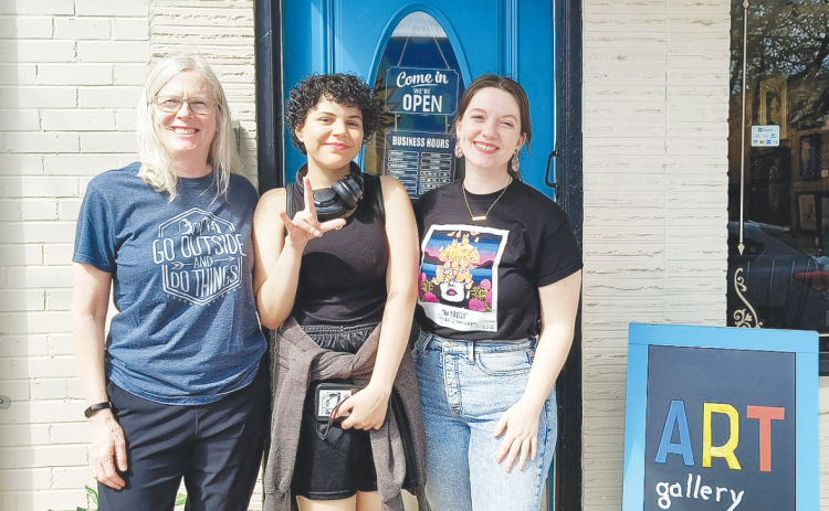 Lynn Kessell, WCAG president, student Caitlyn Smith and Brigid Cooley, Coordinator of The Georgetown Project NEST Empowerment Center.