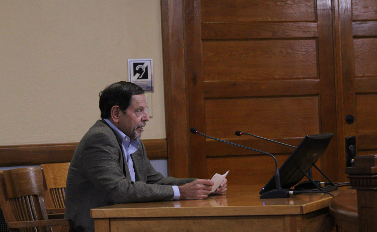 Dave Porter, executive director of the Williamson County Economic Development Partnership, gives the annual presentation to the County Commissioners July 30. Photo by Nalani Nuylan.