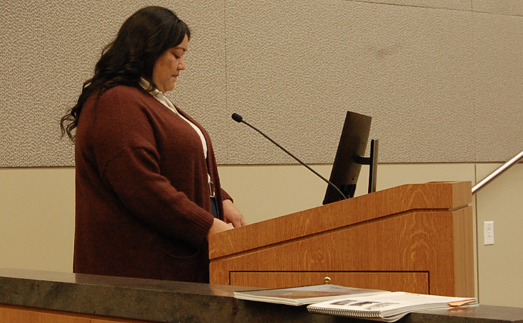 Christina Calixtro, San José Neighborhood Association president, speaks to council members about her concerns related to residential building height. (Photo by Kaitlyn Wilkes)