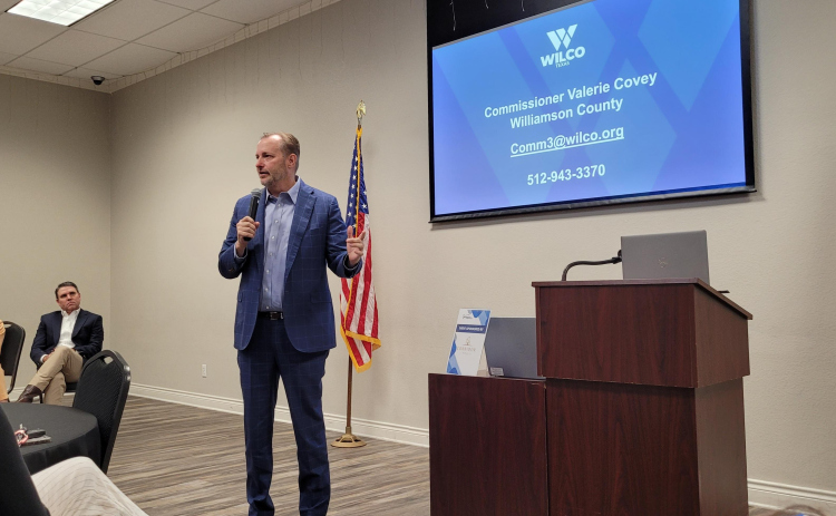 Newly-appointed County Judge Steven Snell introduces himself during the Georgetown Chamber of Commerce’s Breakfast Links meeting, April 24. Photo by Nalani Nuylan.