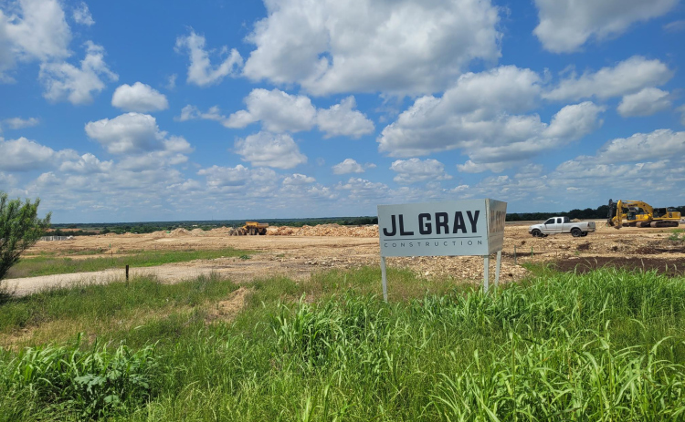 Construction crews on April 23 set up the Atlas Ranch Phase 1 project, outside of Jarrell. Photo by Nalani Nuylan.