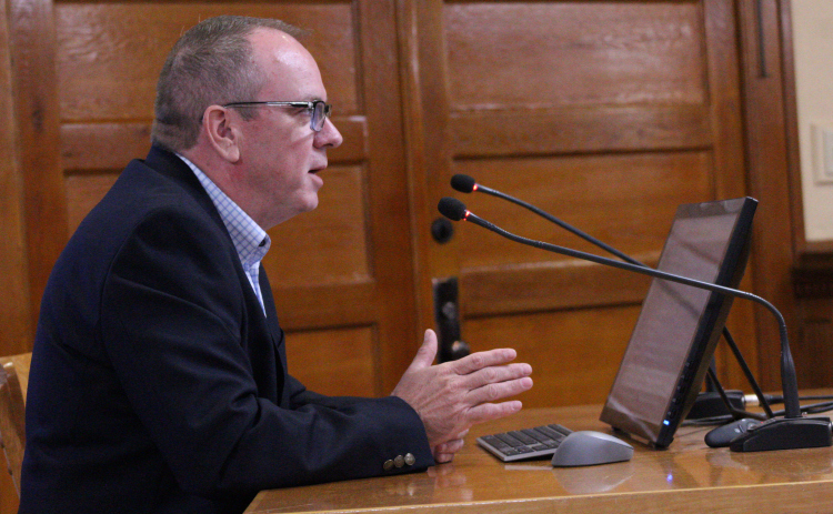 Alvin Lankford, chief appraiser for the Williamson Central Appraisal District, presents the 2025 data during the June 3 Commissioners Court. Photo by Nalani Nuylan.