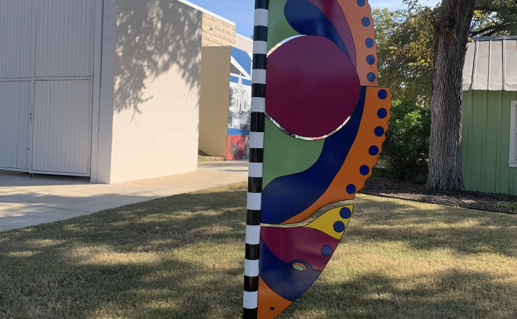“Chameleon” by Pascale Pryor won first place at this year’s Georgetown Sculpture Tour. Photo by Kaitlyn Wilkes