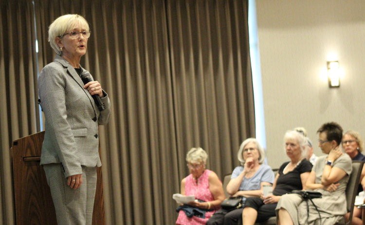 County Commissioner Valerie Covey, left, hosts a town hall addressing concerns about Somerset Hills Road District No. 3 and No. 4 to Sun City residents at the Retreat Amenity Center, September 15.  Photo by Nalani Nuylan
