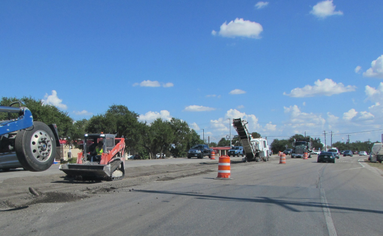 Traffic condenses down to one lane in the construction zone on Williams Drive Tuesday, September 23. (Photo by Nicholas Cicale