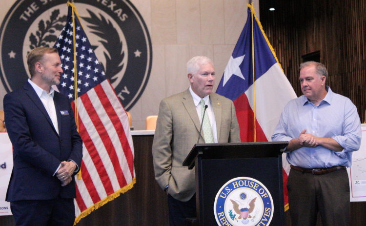 Congressman Pete Sessions, R-17 (center), announces that Williamson County will receive $7 million in federal funds for a new Corridor in East Wilco. Photo by Nalani Nuylan